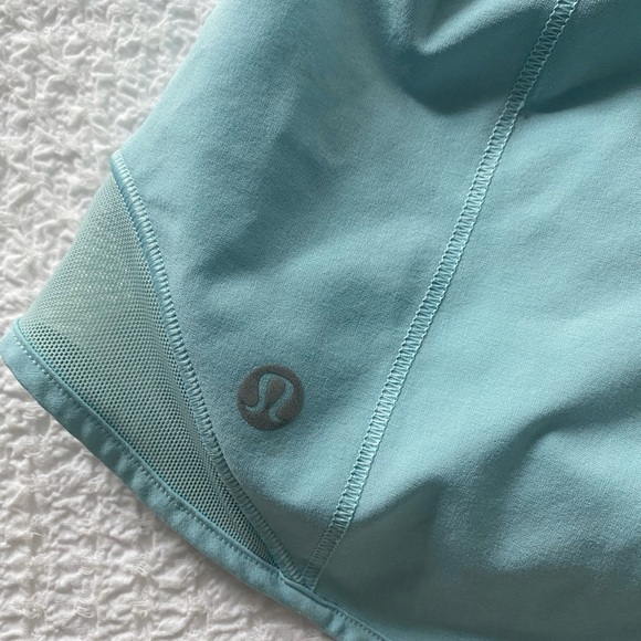 Lululemon Blue Hotty Hot 2.5 in shorts. size 10. - Picture 2 of 3